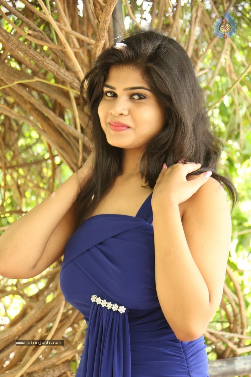 Alekhya New Pics - 87 / 118 photos