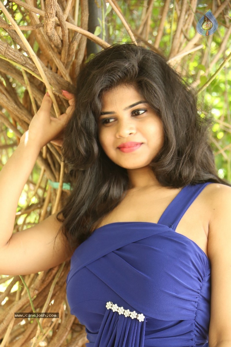 Alekhya New Pics - 89 / 118 photos