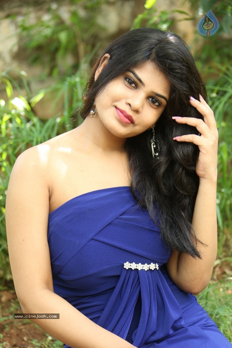 Alekhya New Pics - 93 / 118 photos