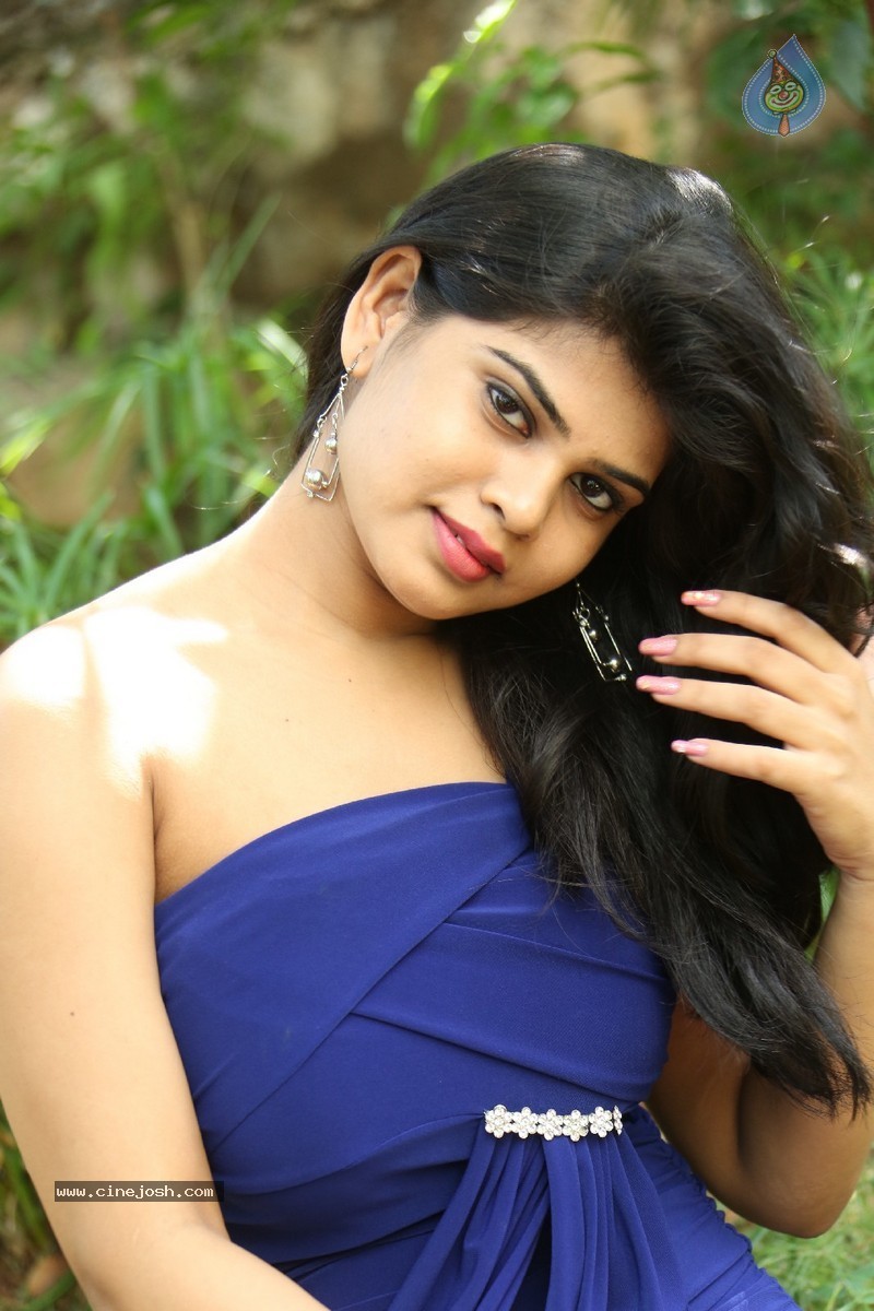 Alekhya New Pics - 96 / 118 photos