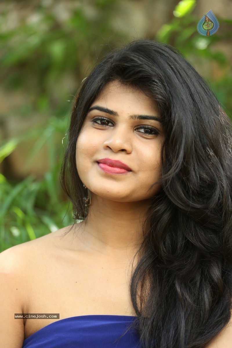 Alekhya New Pics - 104 / 118 photos