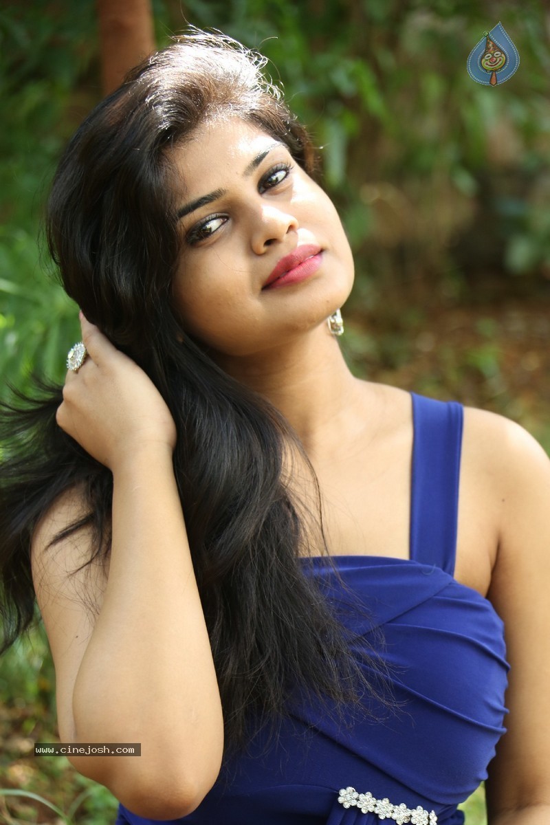 Alekhya New Pics - 110 / 118 photos