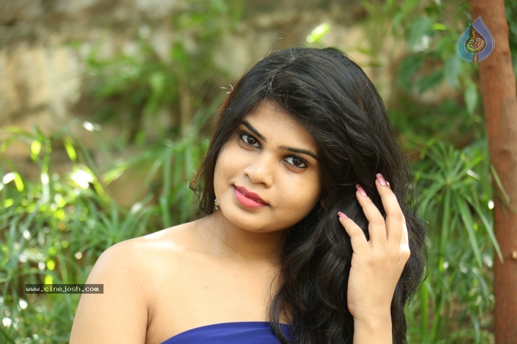 Alekhya New Pics - 112 / 118 photos