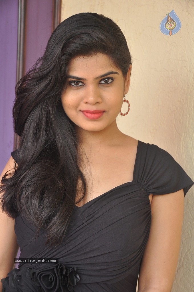 Alekhya New Pics - 35 / 88 photos