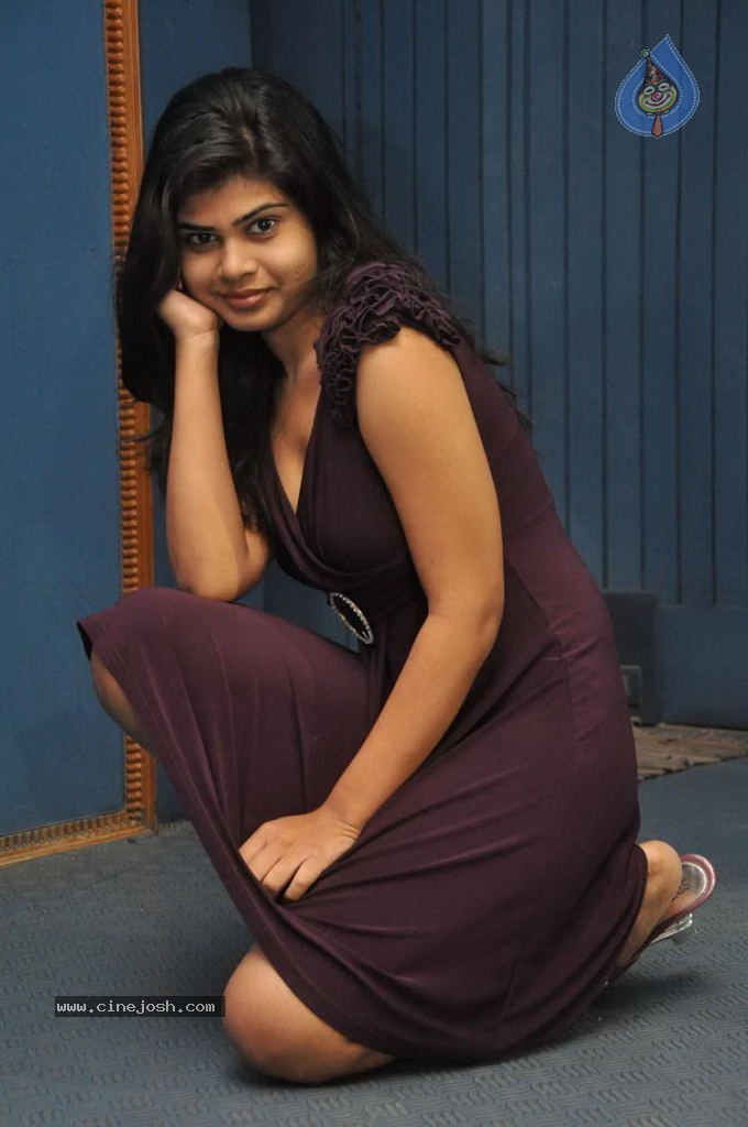 Alekhya Stills - 33 / 33 photos