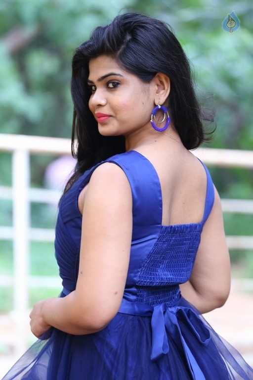 Alekya Latest Pics - 14 / 17 photos