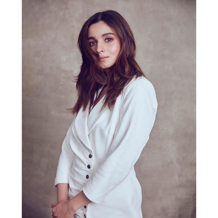 Alia Bhatt Stills - 8 / 20 photos