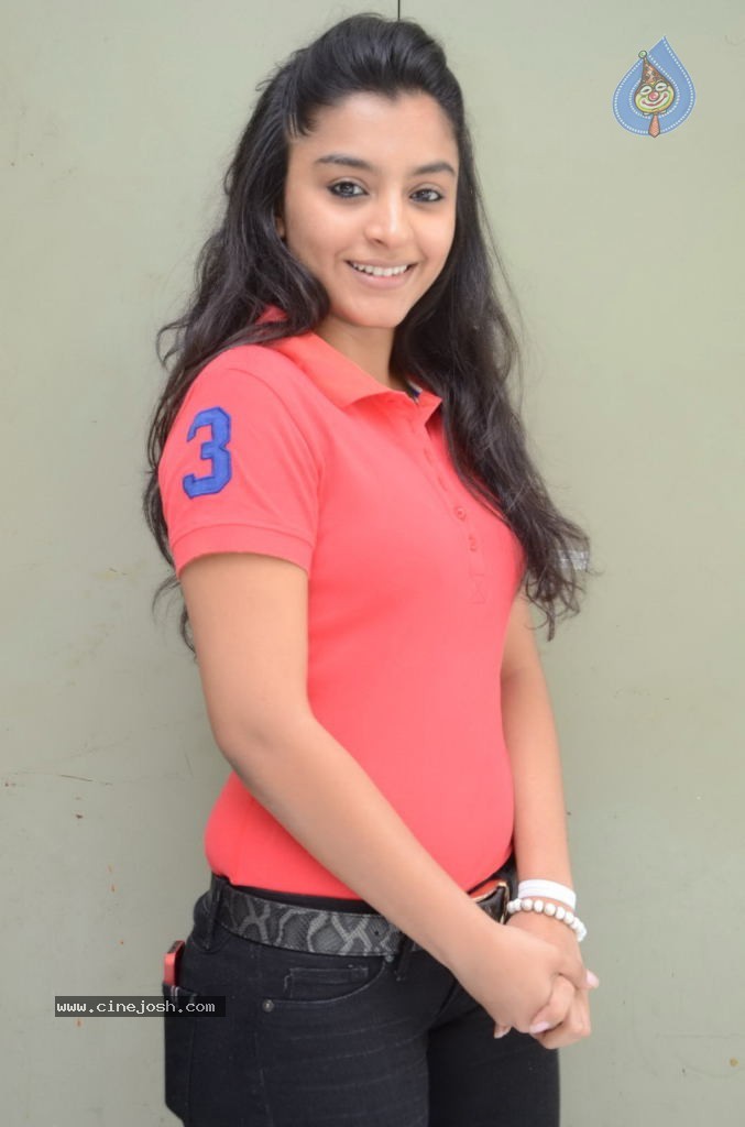 Alisha Begh Stills - 90 / 135 photos