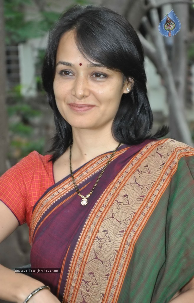 Amala Akkineni Stills - 12 / 64 photos