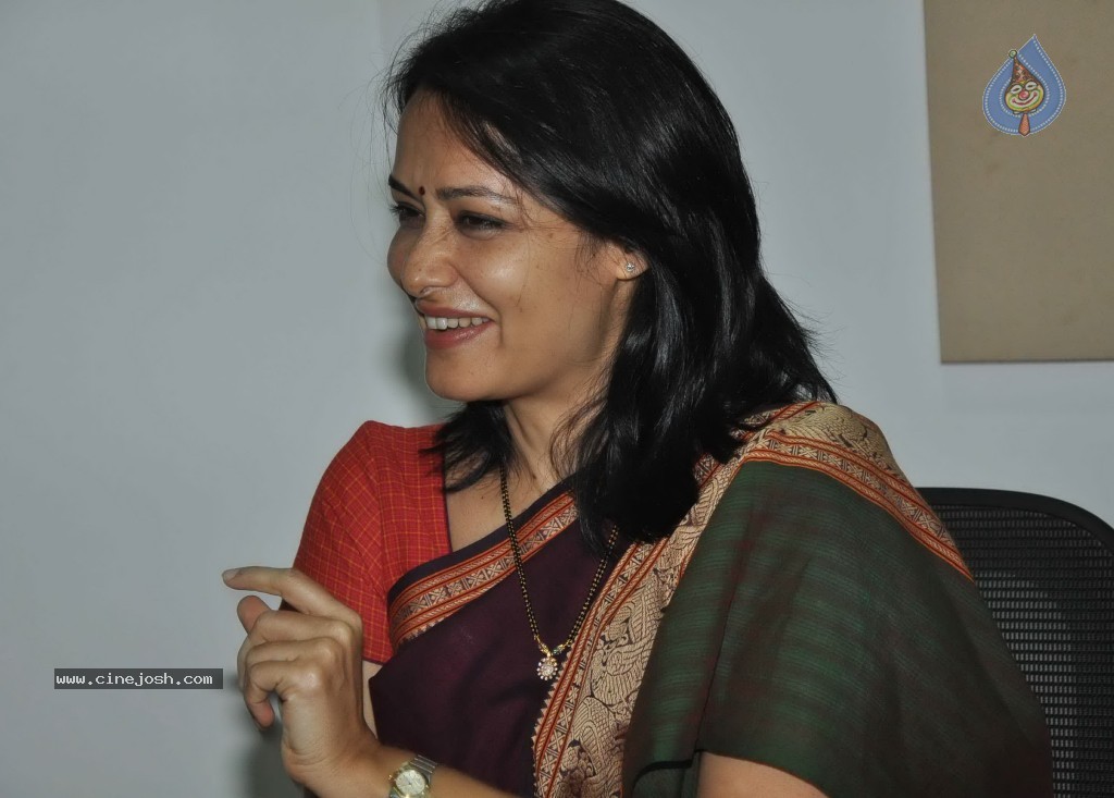 Amala Akkineni Stills - 43 / 64 photos