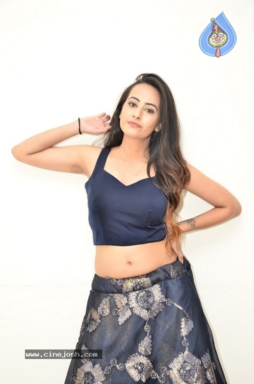 Amiksha New Photos - 5 / 28 photos