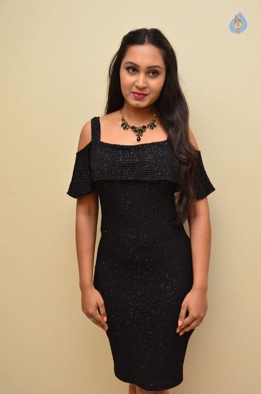 Amulya Photos - 11 / 19 photos