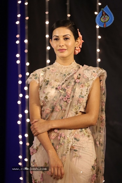 Amyra Dastur Photos - 6 / 42 photos