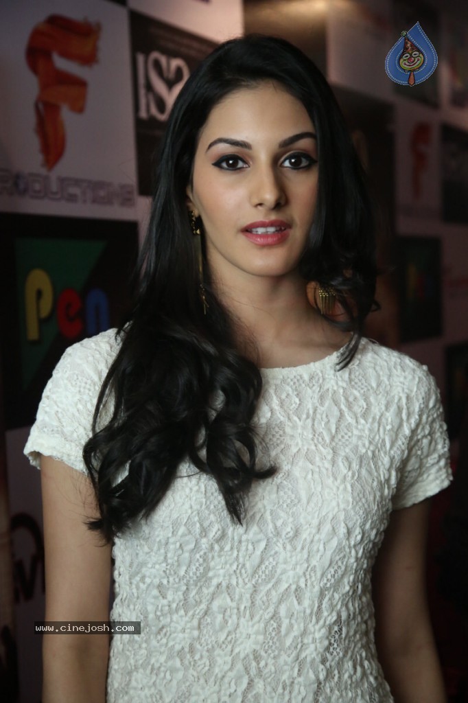 Amyra Dastur Stills - 9 / 47 photos