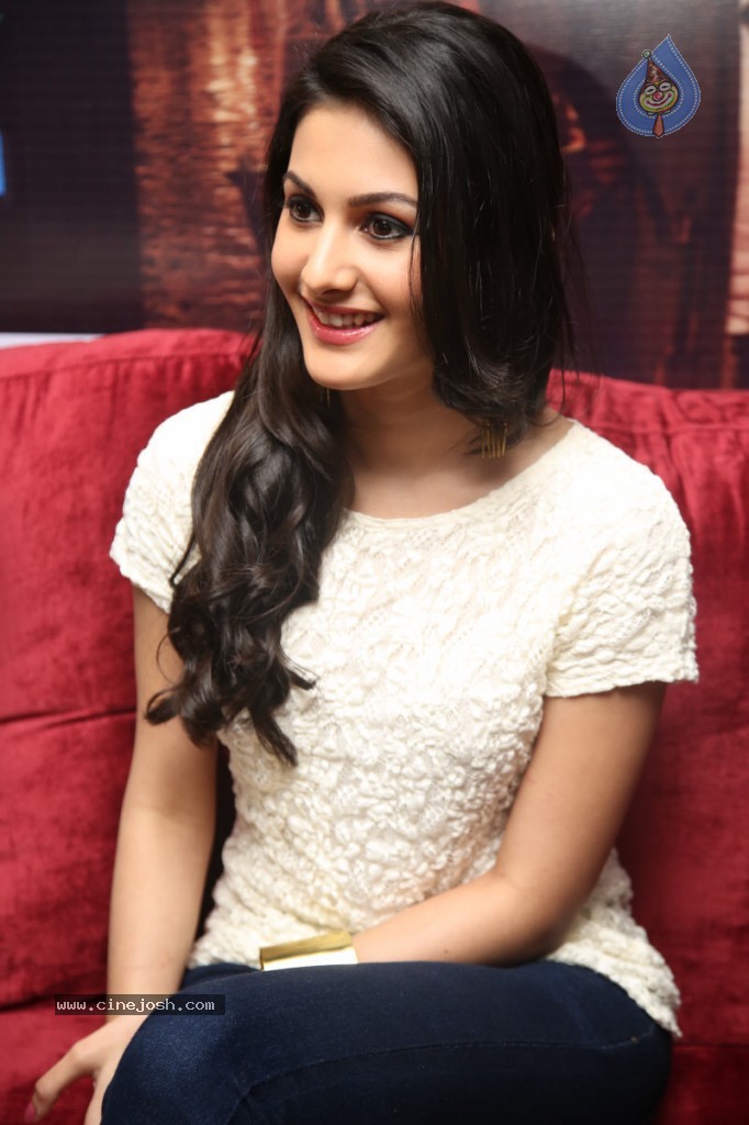 Amyra Dastur Stills - 40 / 47 photos