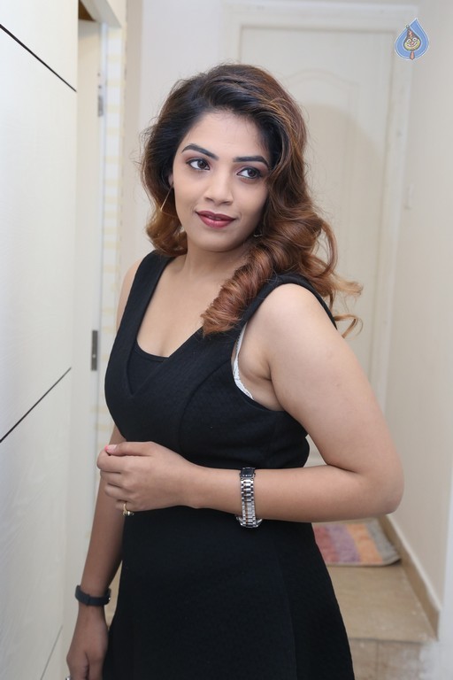 Anamika New Photos - 11 / 21 photos