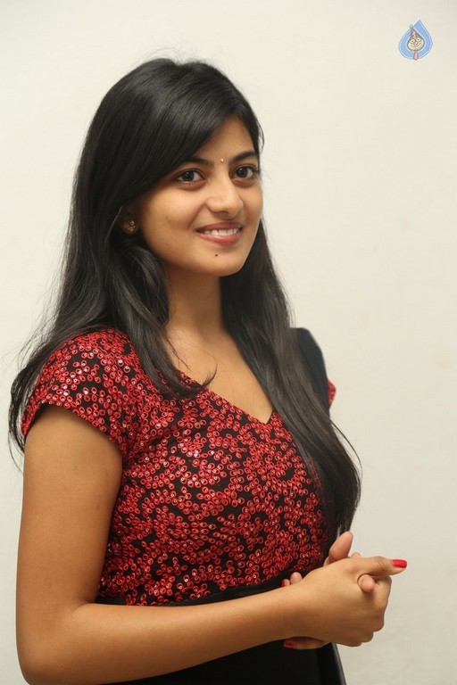 Anandhi Photos - 16 / 41 photos