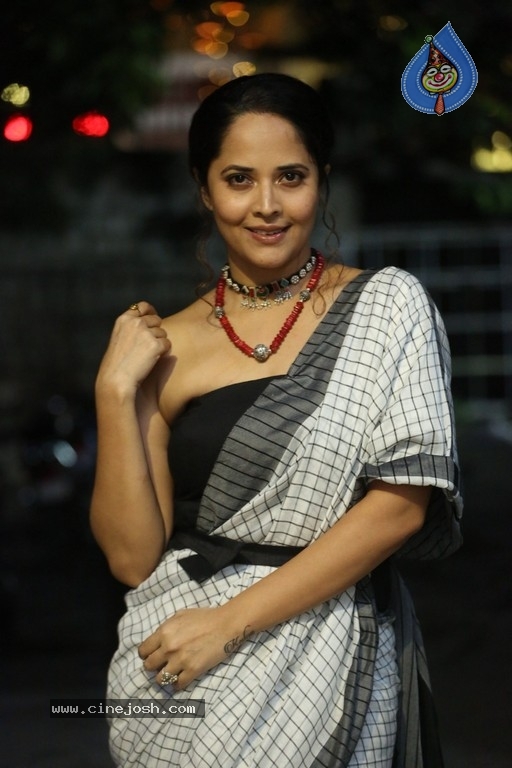 Anasuya Bharadwaj Gallery - 6 / 18 photos