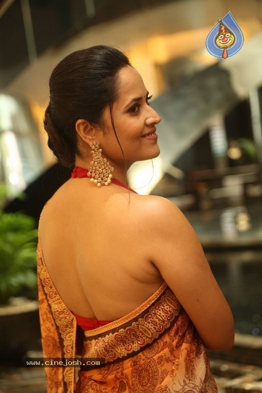 Anasuya Bharadwaj Photos - 27 / 32 photos