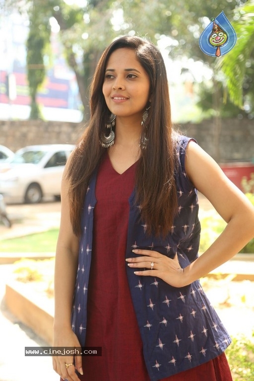 Anasuya Bharadwaj Photos - 16 / 21 photos