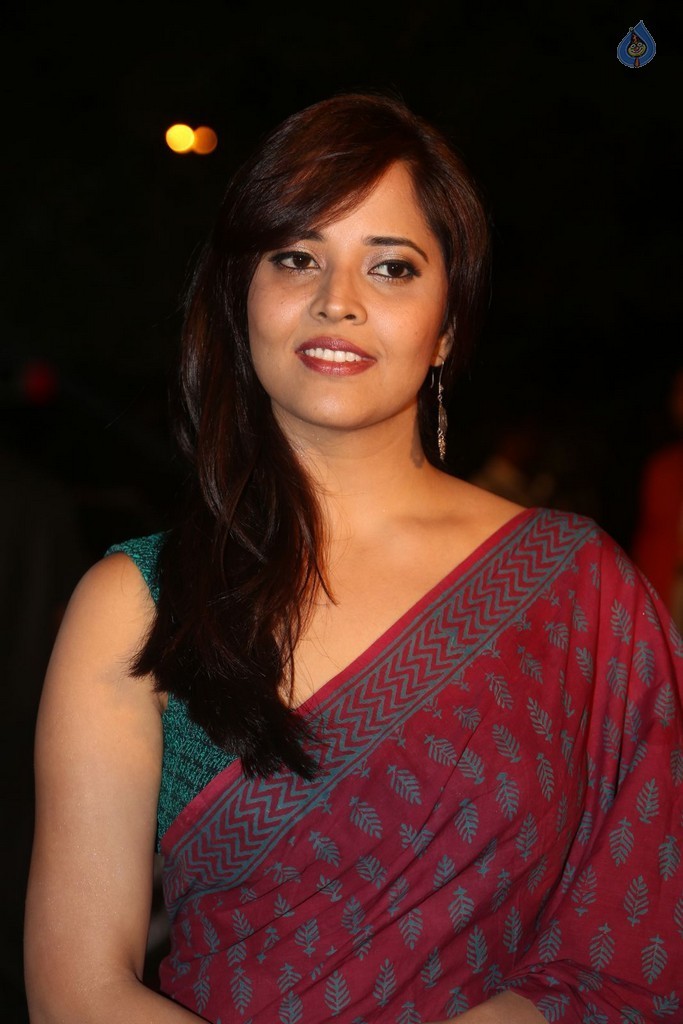 Anasuya Gallery - 28 / 51 photos