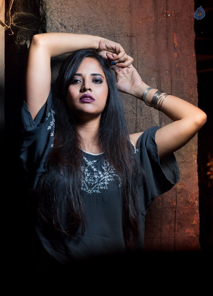 Anasuya Latest Photoshoot - 10 / 15 photos