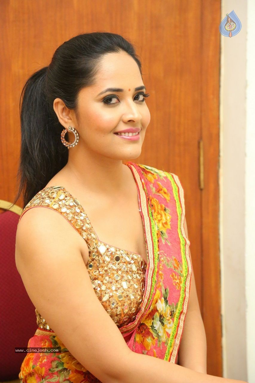 Anasuya Latest Pics - 35 / 100 photos