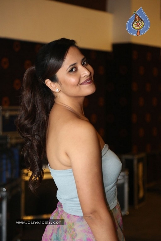 Anasuya New Gallery - 4 / 13 photos