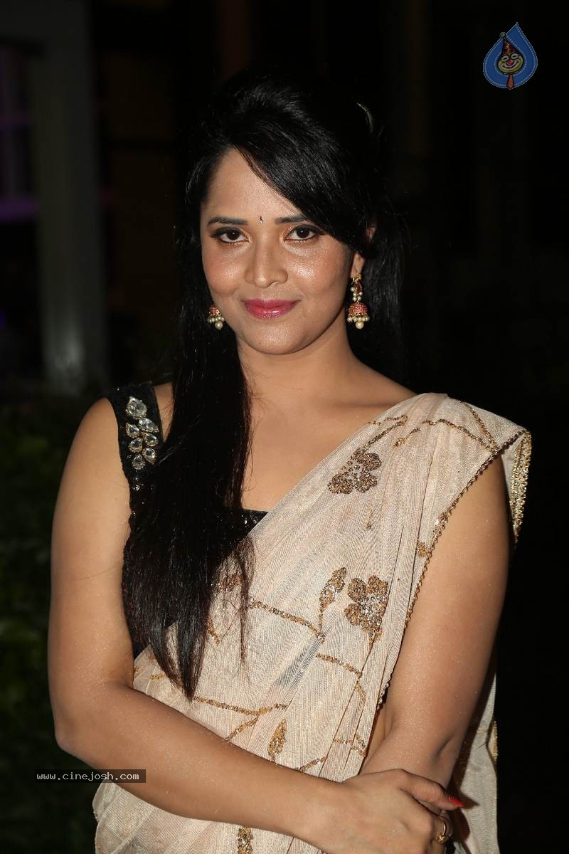 Anasuya New Photos - 34 / 40 photos