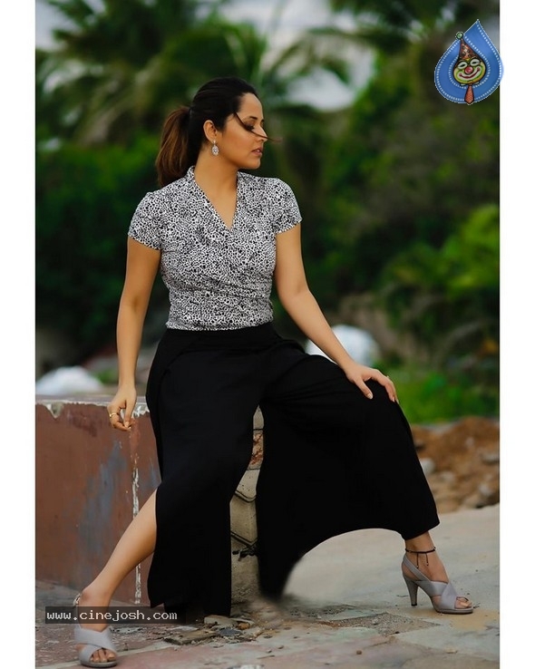 Anasuya Photos - 1 / 6 photos