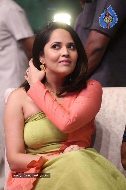 Anasuya Pics - 11 / 16 photos