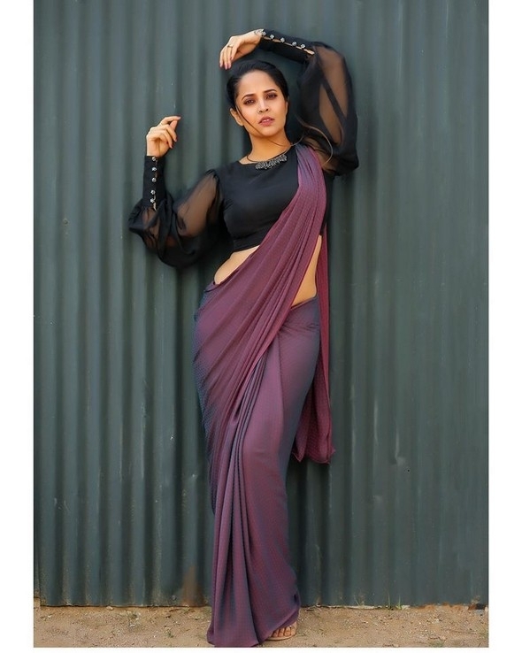 Anasuya Stills - 1 / 4 photos