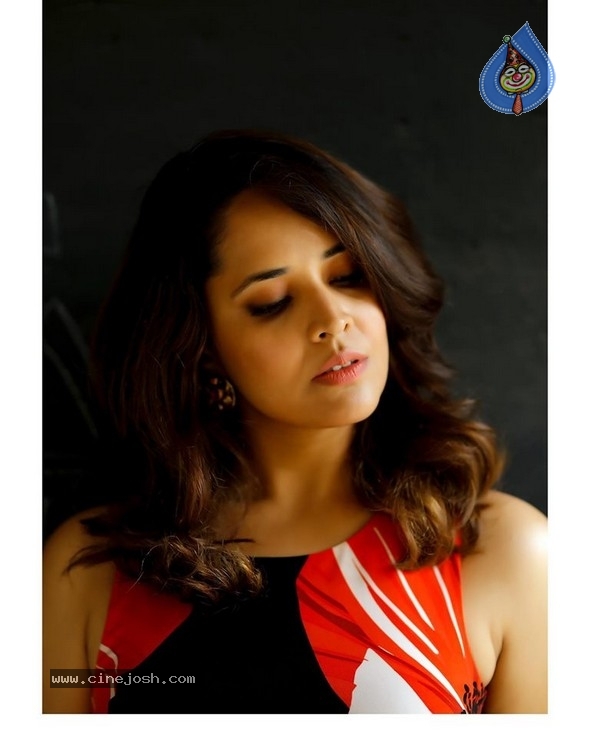  Anasuya Stills - 1 / 6 photos