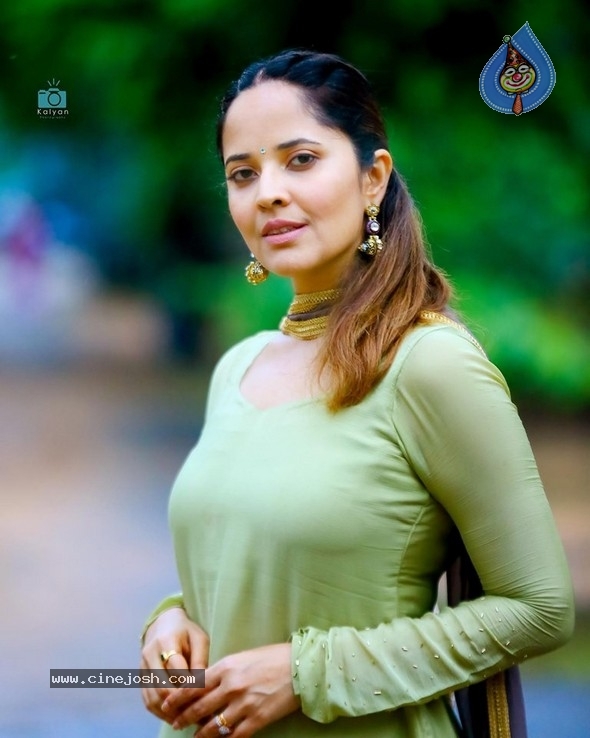 Anasuya Stills - 5 / 7 photos