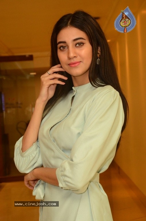 Andleeb Zaidi Stills - 34 / 36 photos