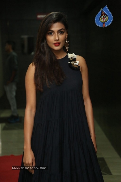 Anisha Ambrose Gallery - 2 / 21 photos