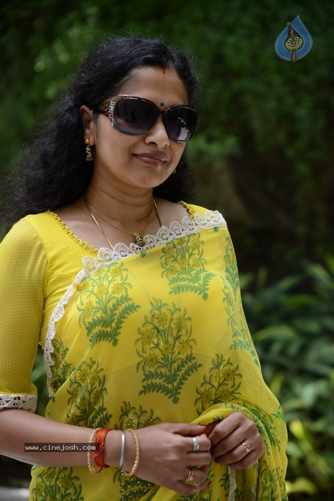 Anitha Chowdary Stills - 18 / 31 photos