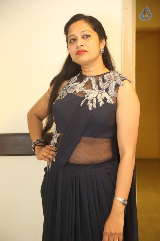 Anitha Chowdhary Pics - 21 / 37 photos