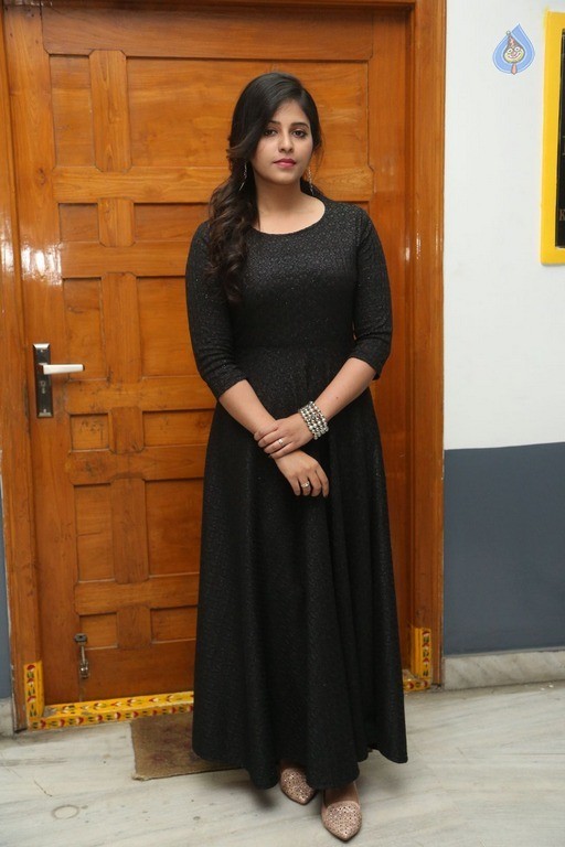 Anjali Latest Gallery - 42 / 42 photos