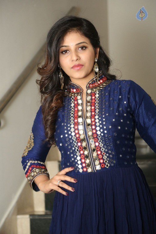 Anjali Latest Photos - 25 / 56 photos