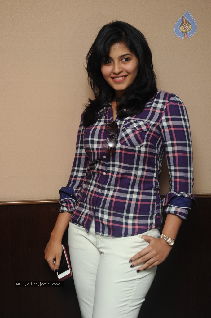 Anjali Latest Pics - 9 / 53 photos