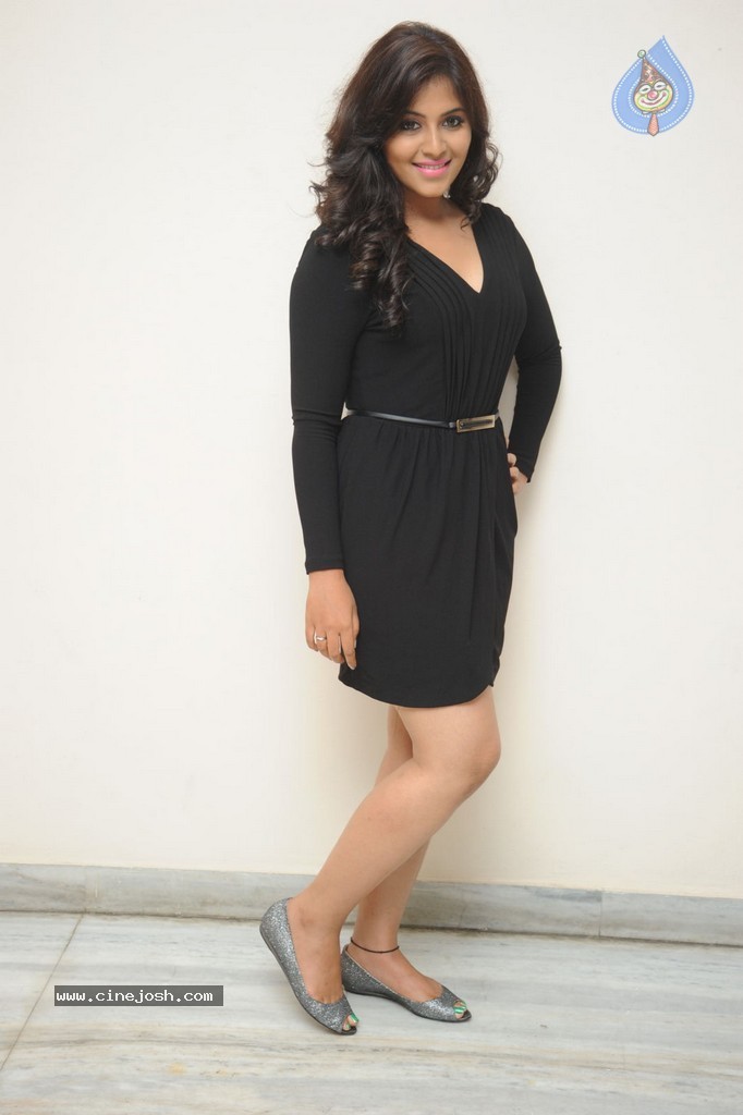 Anjali Latest Stills - 34 / 141 photos