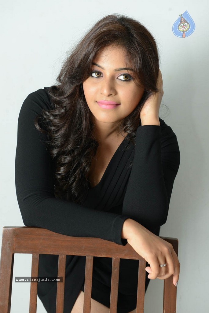 Anjali Latest Stills - 57 / 141 photos