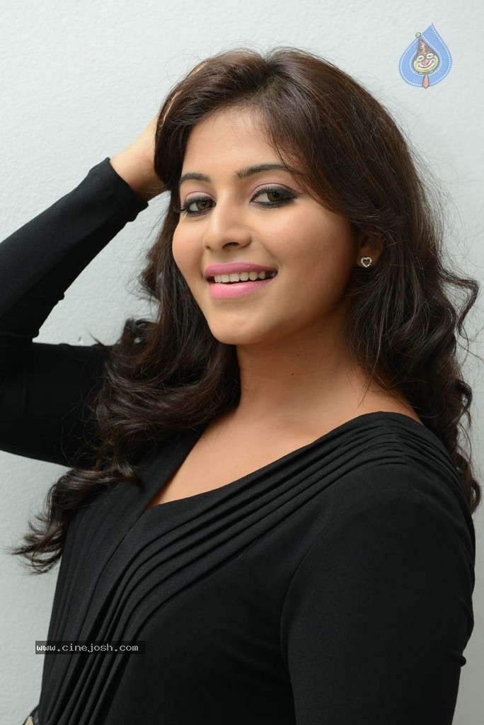 Anjali Latest Stills - 67 / 141 photos