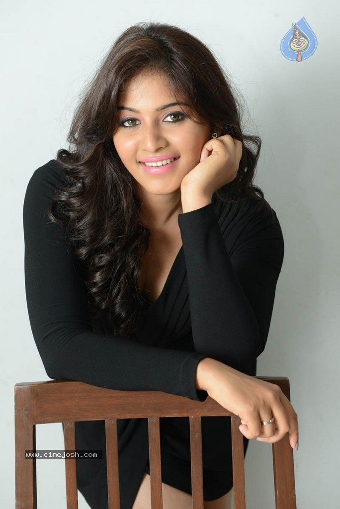 Anjali Latest Stills - 75 / 141 photos