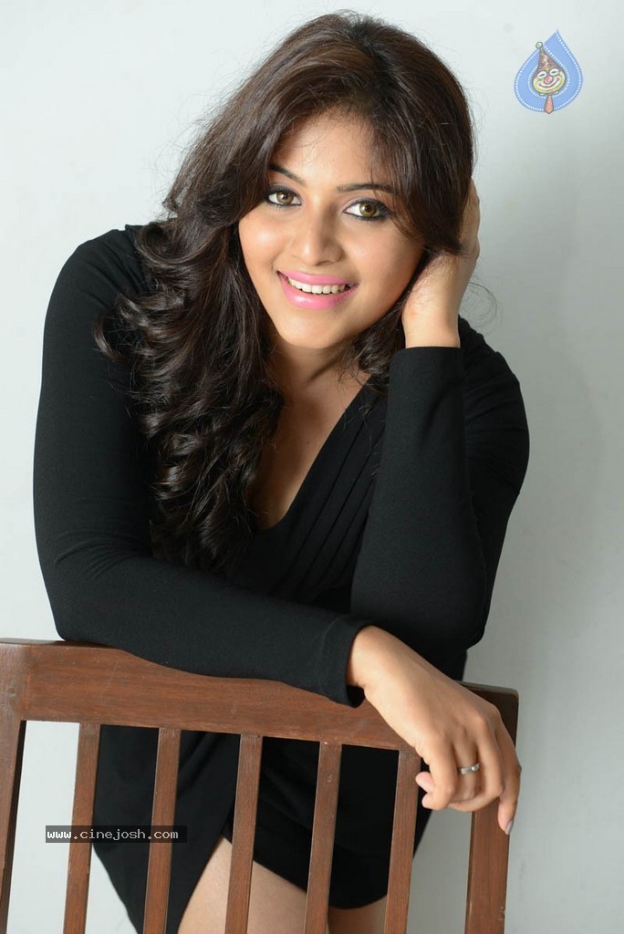 Anjali Latest Stills - 79 / 141 photos