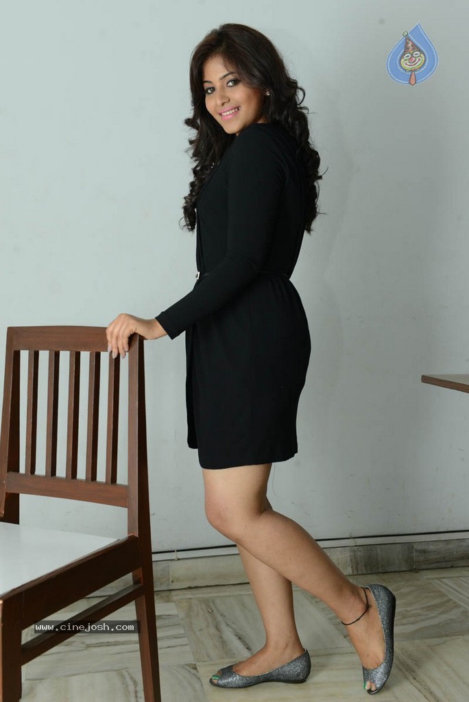 Anjali Latest Stills - 84 / 141 photos