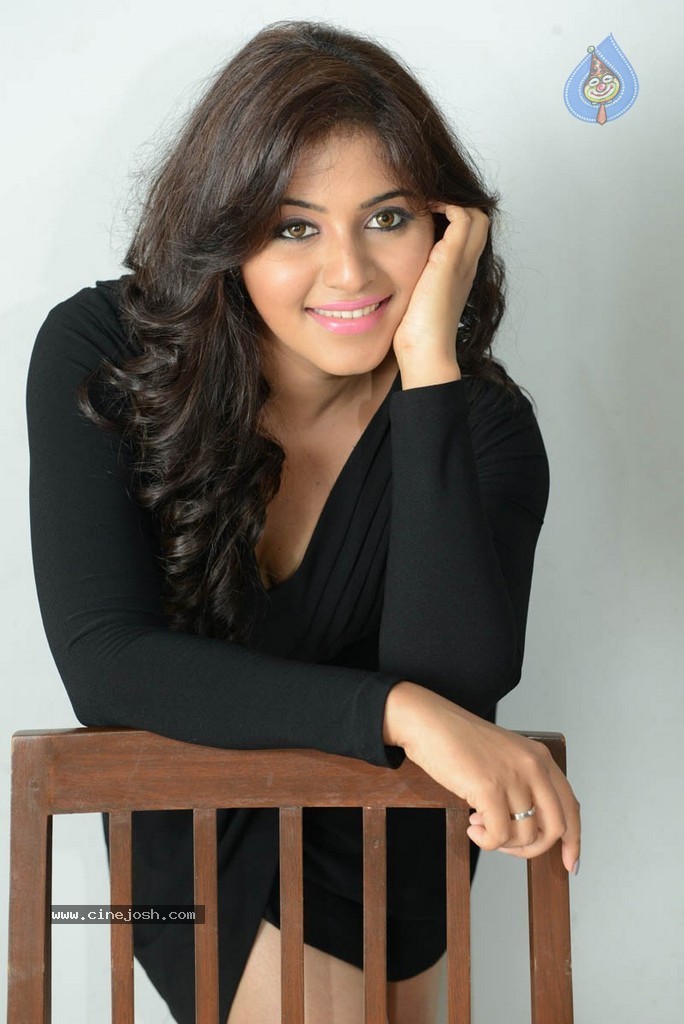 Anjali Latest Stills - 132 / 141 photos