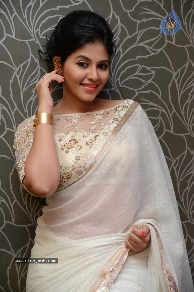 Anjali Latest Stills - 38 / 135 photos