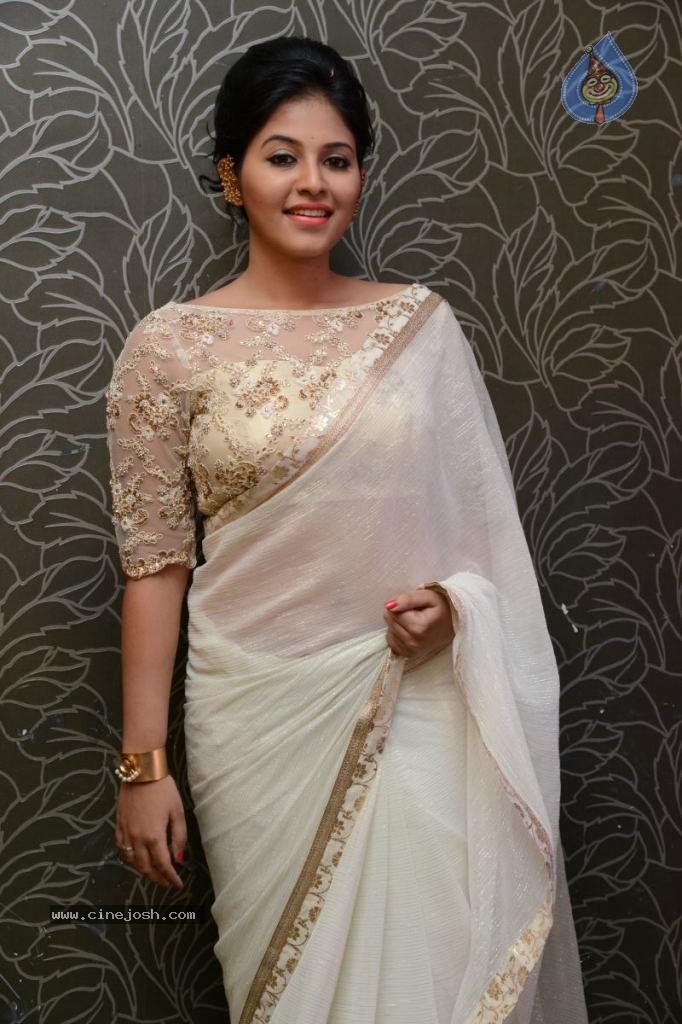 Anjali Latest Stills - 52 / 135 photos